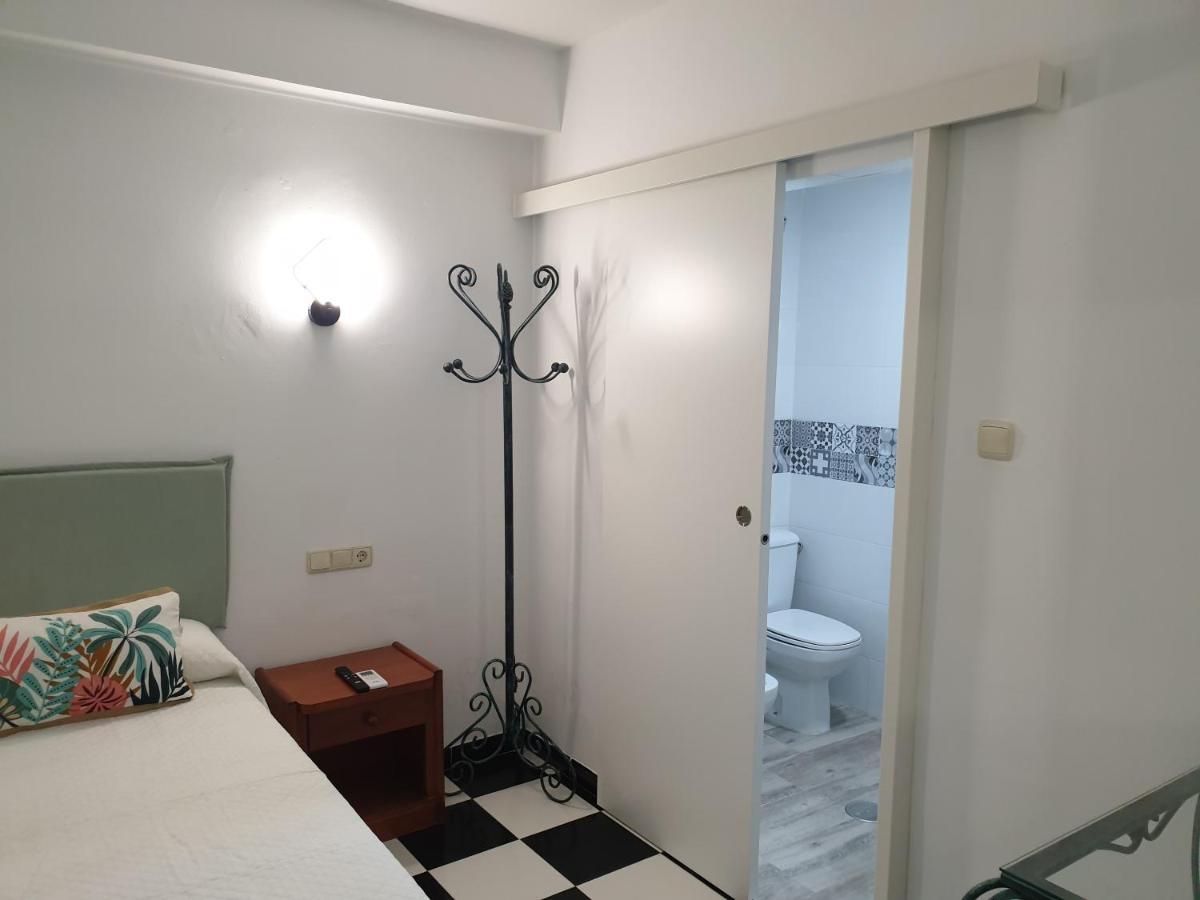 Micaela Charming Hostal Torremolinos Exterior photo