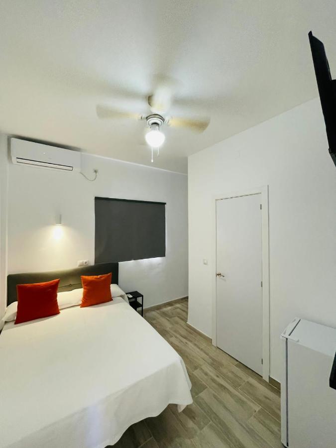 Micaela Charming Hostal Torremolinos Exterior photo