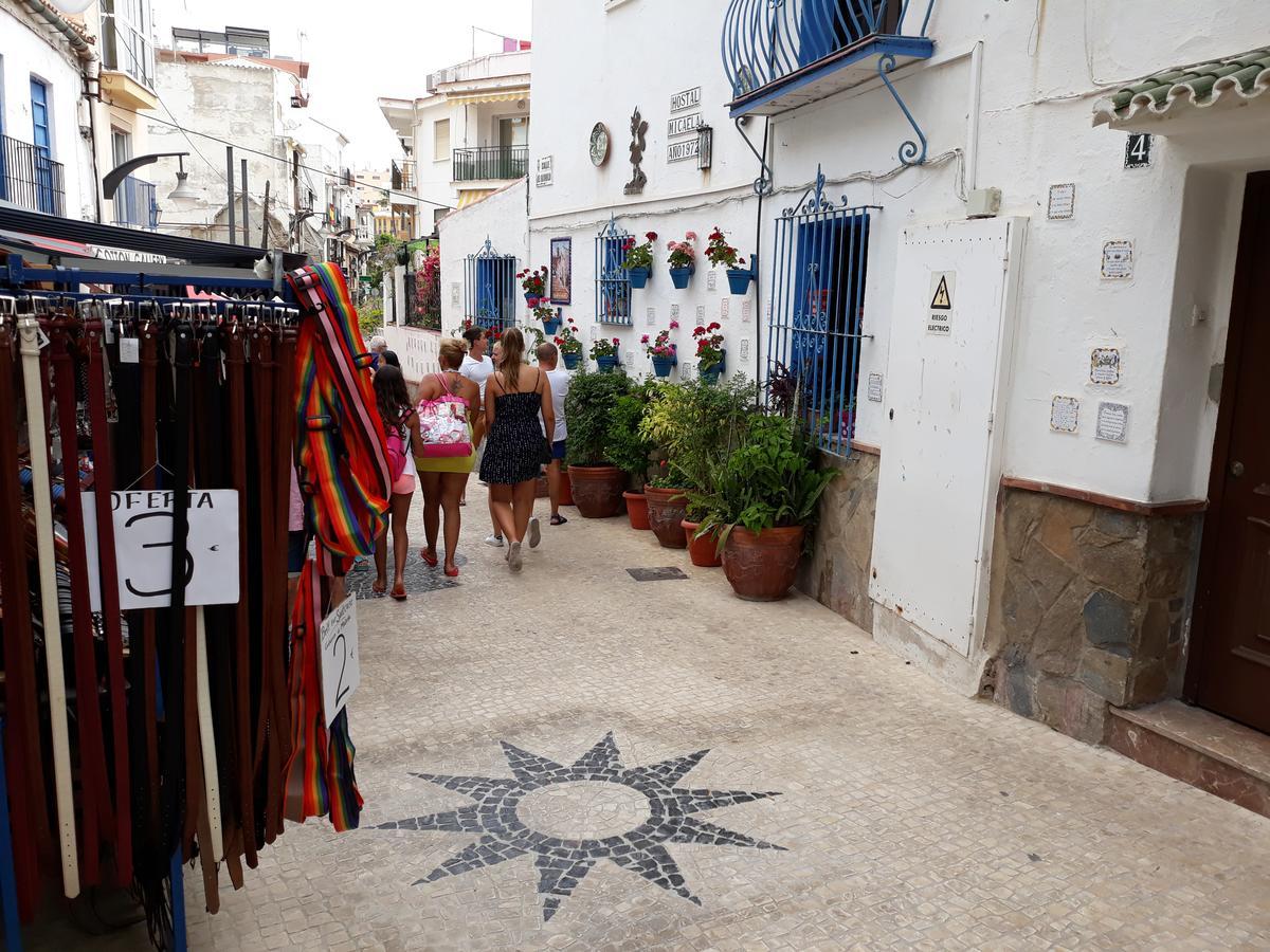 Micaela Charming Hostal Torremolinos Exterior photo