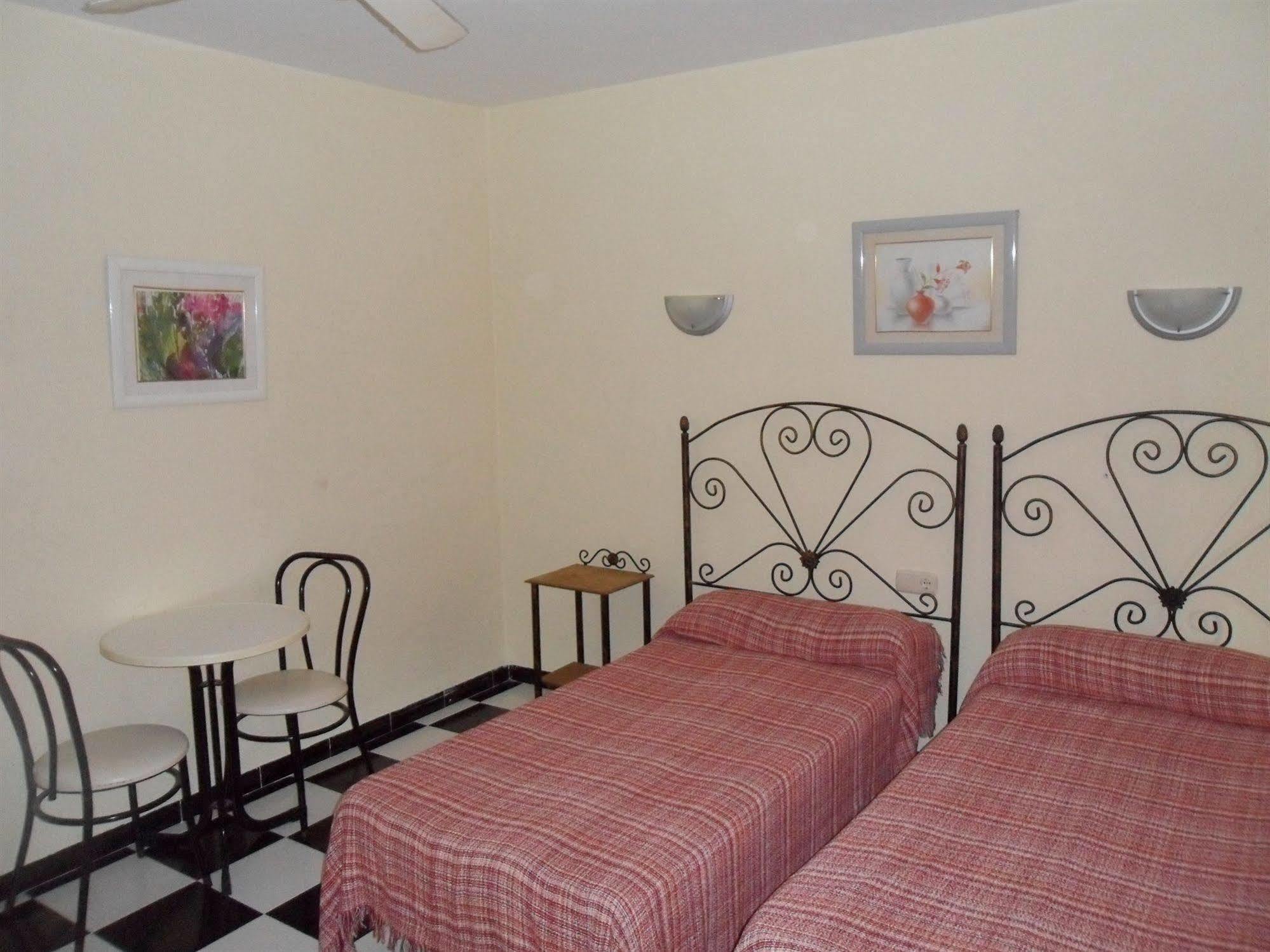 Micaela Charming Hostal Torremolinos Exterior photo
